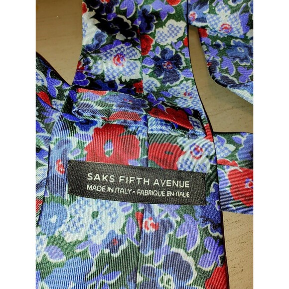 Saks Fifth Avenue Silk Neck Tie Blue Red Floral 100% Silk Made In Italy - Picture 4 of 5